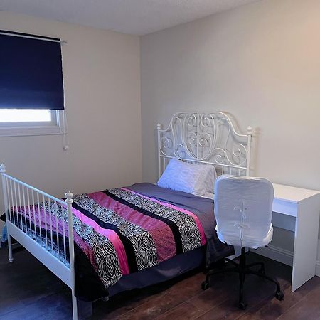 דירות Calgary-Banff House Close Lrt&Dt&Free Parking מראה חיצוני תמונה