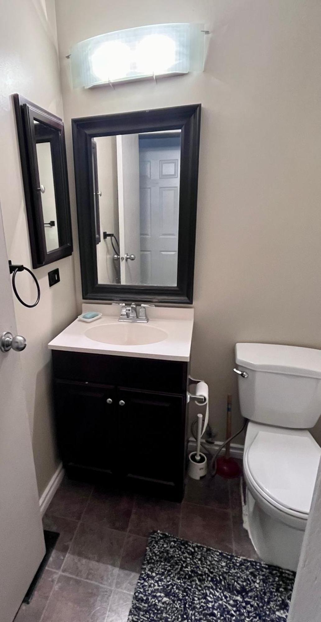 דירות Calgary-Banff House Close Lrt&Dt&Free Parking מראה חיצוני תמונה
